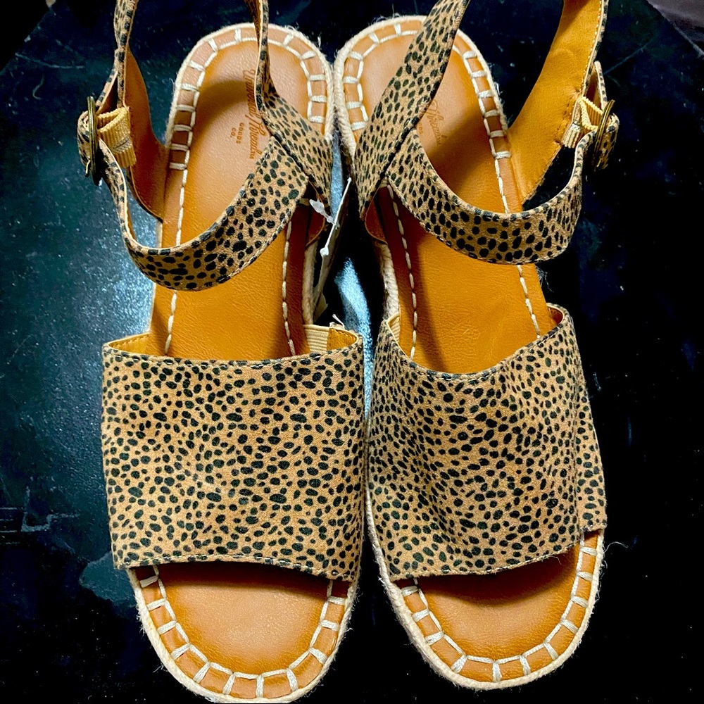 Universal Threads Leopard Espadrille Wedge Sandals